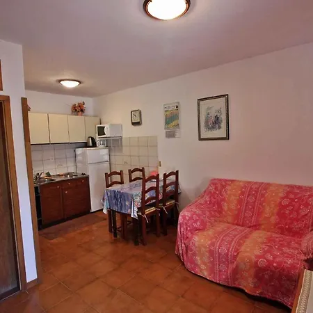 Apartment In With One-bedroom 23 Poreč