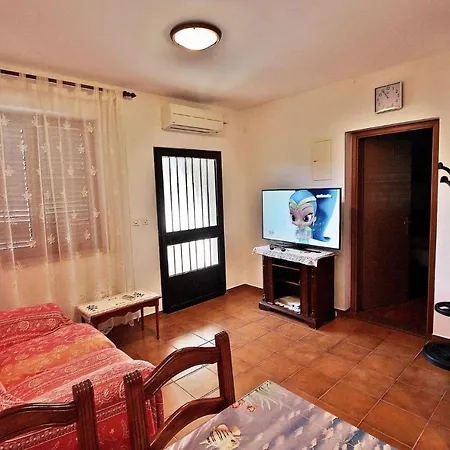 Apartment In With One-bedroom 23