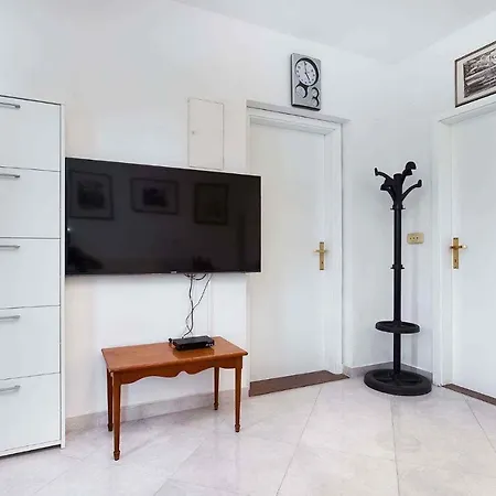 In With One-bedroom 23 Apartment *