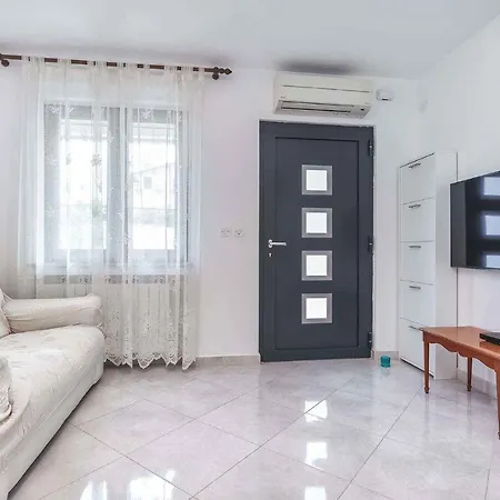 In With One-bedroom 23 *